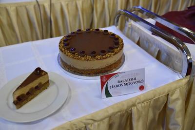 Balatoni Habos Mogyoró torta