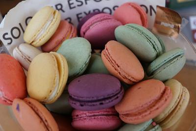 színes macaronok